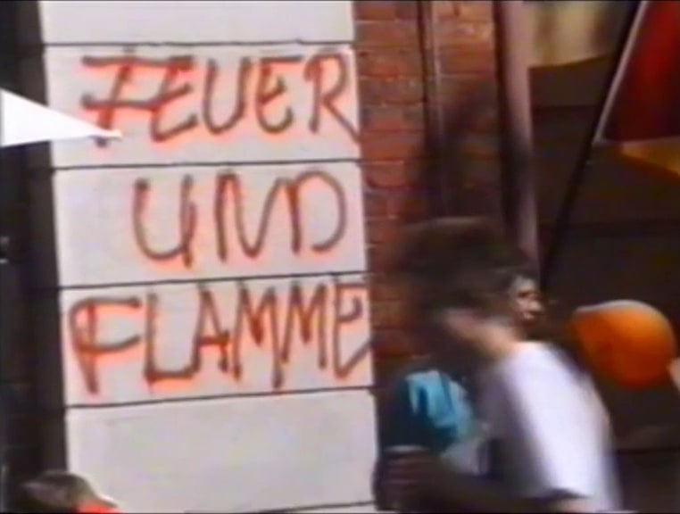 KAMERA: ROLF STAECK. SCREENSHOT, FILM ZUR AUSSTELLUNGSERÖFFNUNG