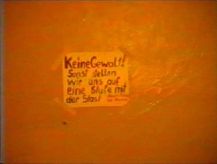 KAMERA: ROLF STAECK. SCREENSHOT, FILM ZUR AUSSTELLUNGSERÖFFNUNG