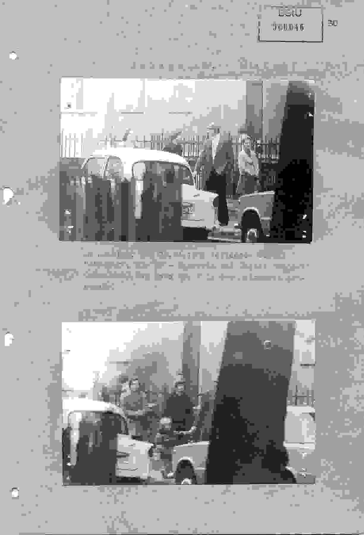 Die Familien Tschäpe und Schönemann in der Meistersingerstraße in Potsdam vor Tschäpes Wohnhaus im April 1978